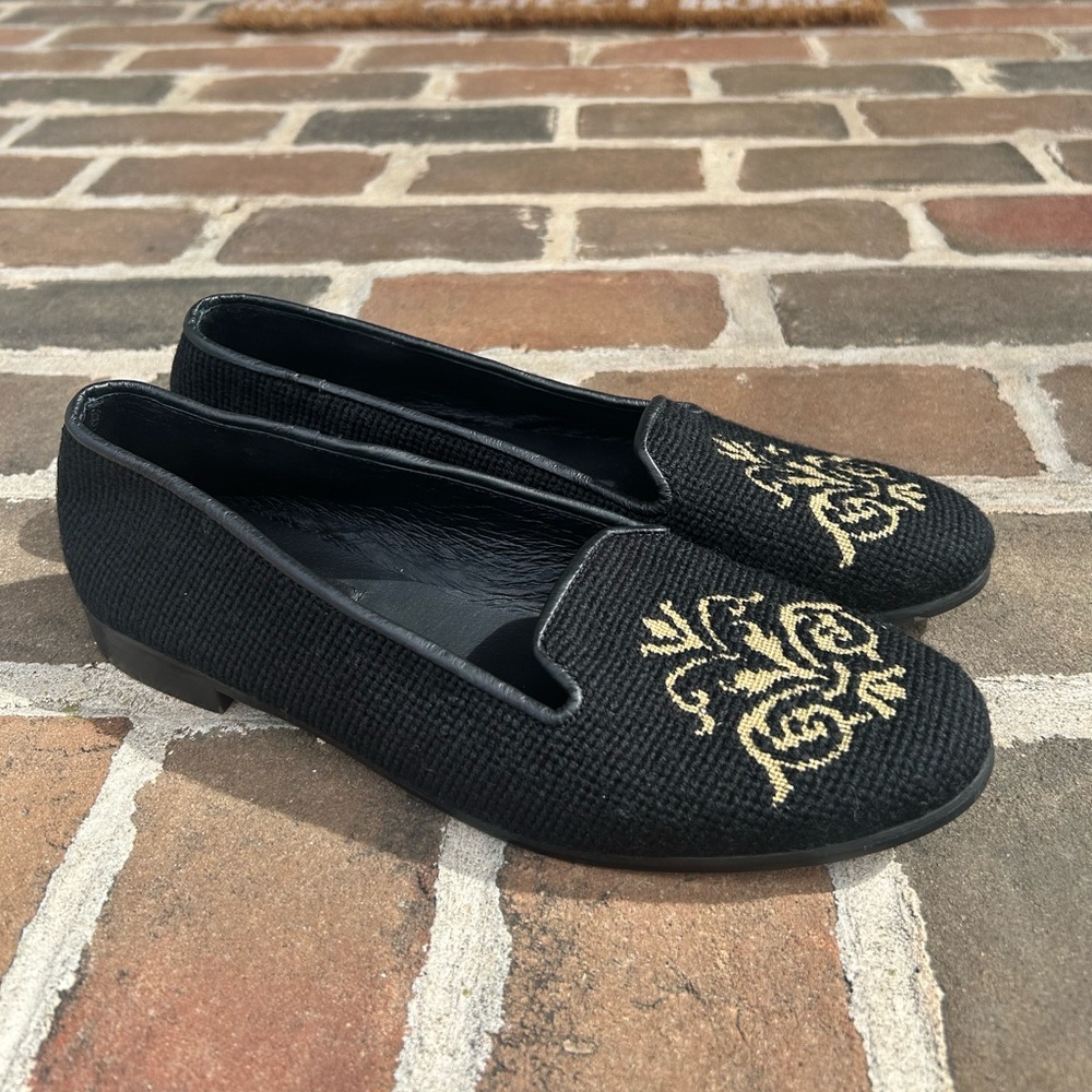 By Paige Black Needlepoint Slip On Loafers with Gold Crest Design 10 11
